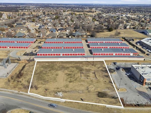 800 E Hillside Drive , Broken Arrow, OK 74012