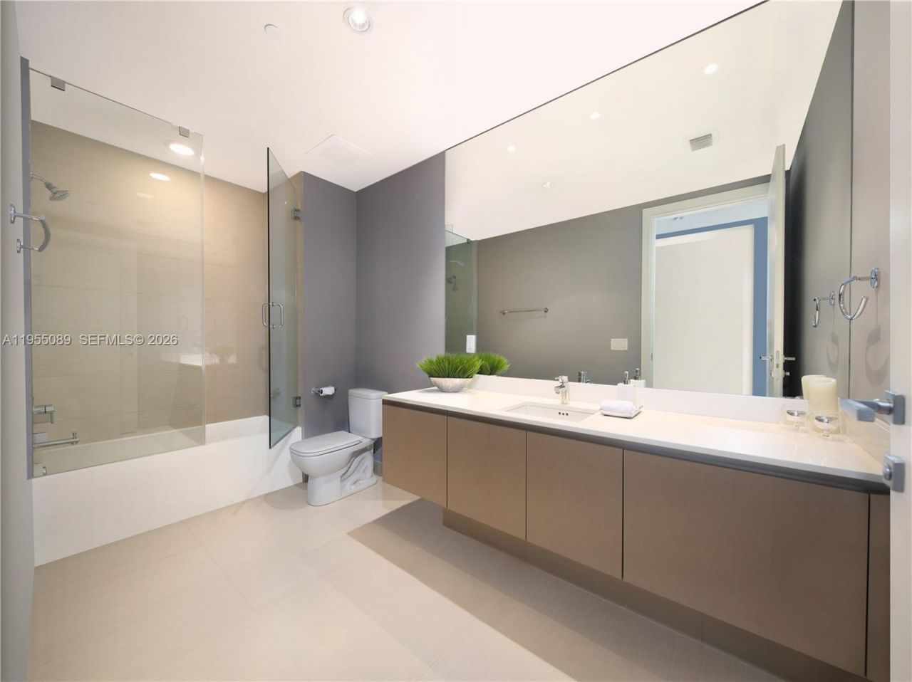 3300 NE 188th St , Unit 315, Aventura, FL 33180 Photo