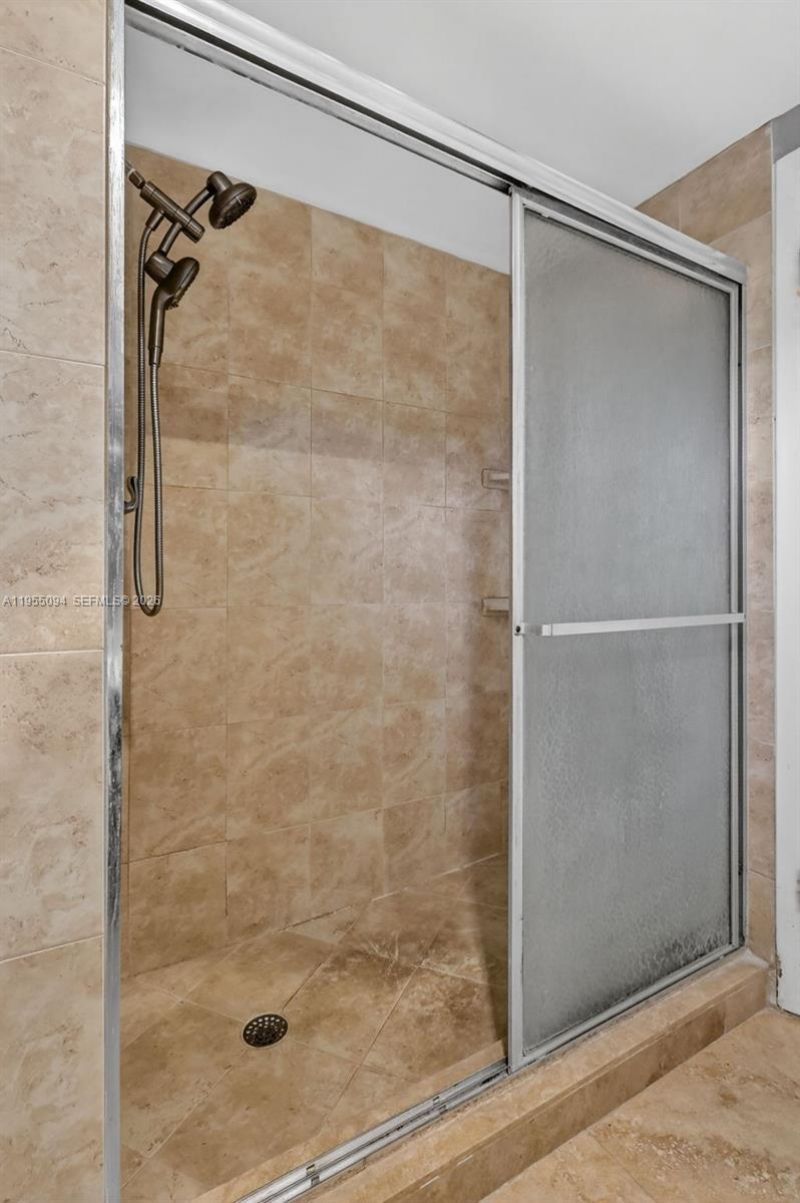 491 Ives Dairy Rd , Unit 306-5, Miami, FL 33179 Photo