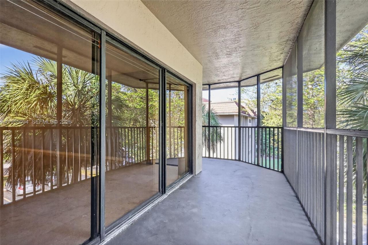 491 Ives Dairy Rd , Unit 306-5, Miami, FL 33179 Photo