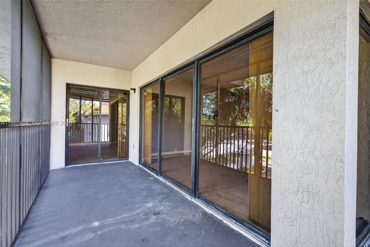 491 Ives Dairy Rd , Unit 306-5, Miami, FL 33179 Photo