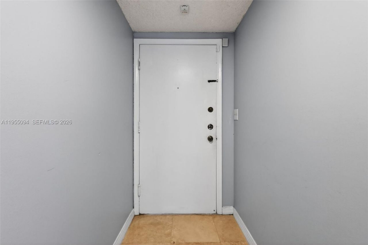 491 Ives Dairy Rd , Unit 306-5, Miami, FL 33179 Photo