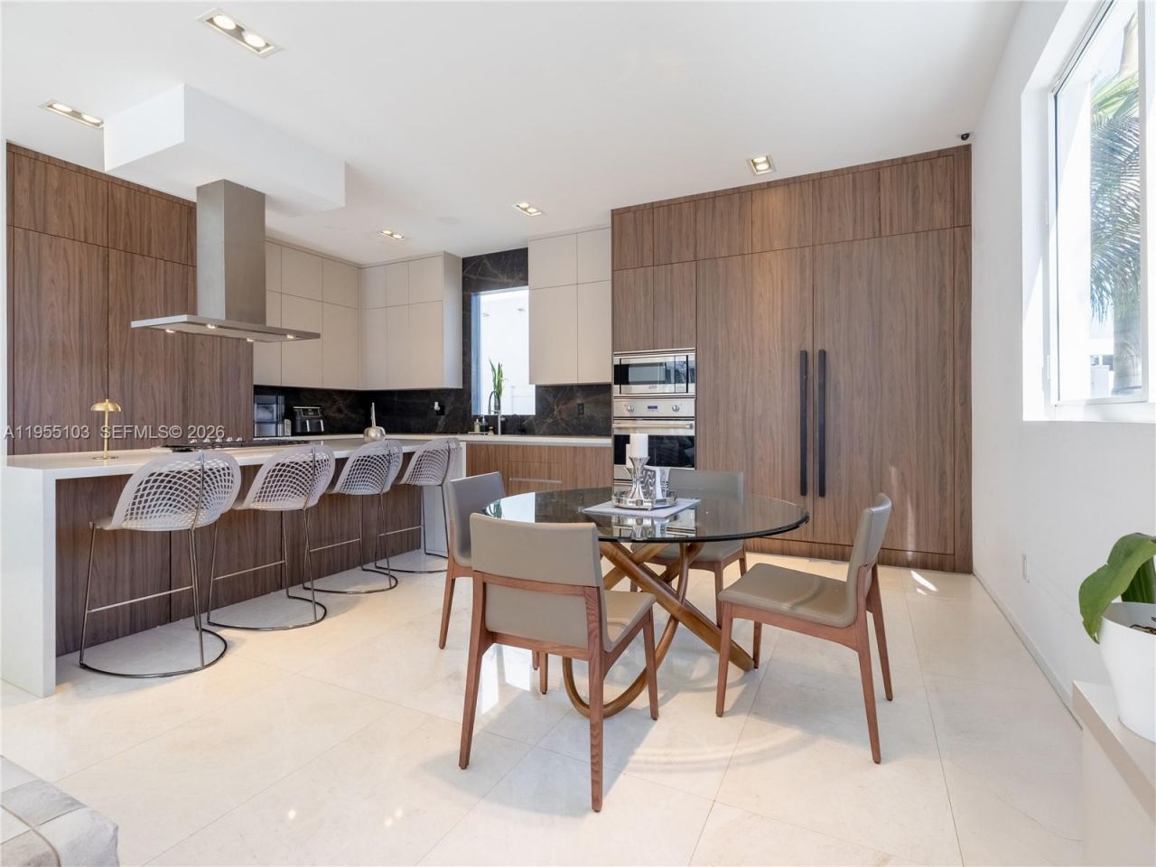 7451 NW 103rd Ct, Doral, FL 33178 Photo