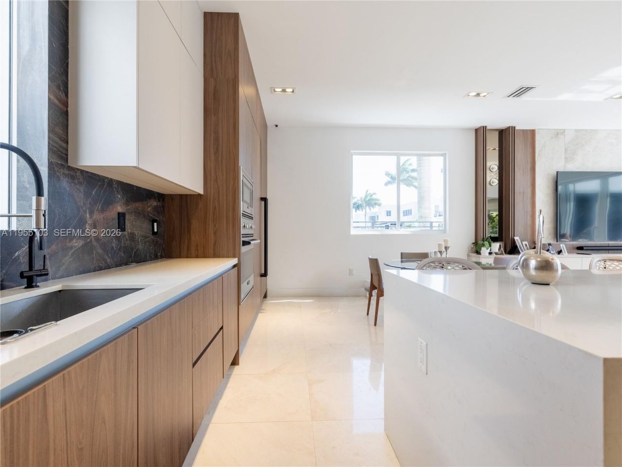 7451 NW 103rd Ct, Doral, FL 33178 Photo