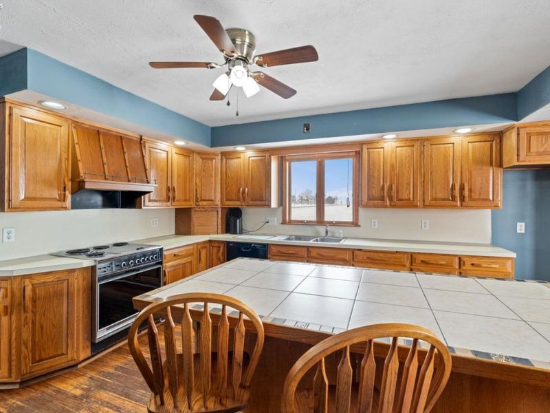 14245 W State Route 163, Oak Harbor, OH 43449 Photo 7