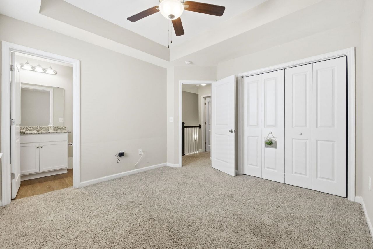 3557 Bristol Ln. Photo 7