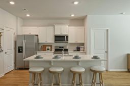 1023 Laurel Oaks Drive photo 4