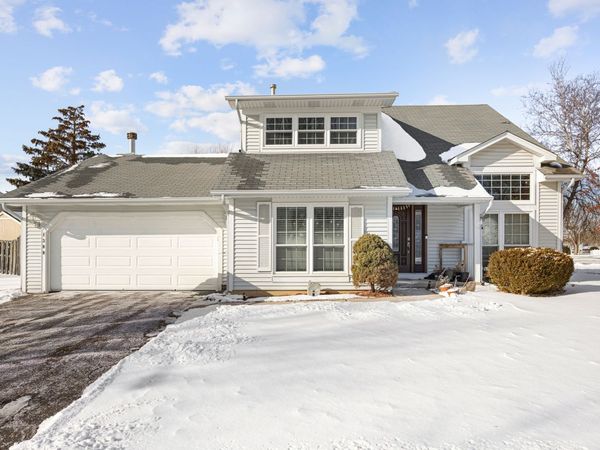 1300 Chatsworth Lane, Hoffman Estates, IL 60169