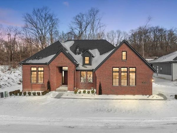 30797 Franklin Hills Court, Unit 6, Farmington Hills, Mi 48334