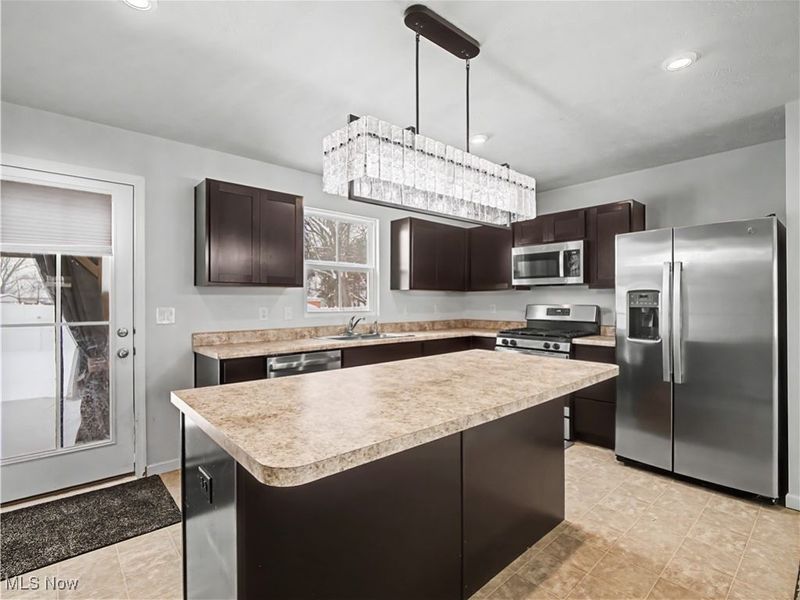 201 Taft Drive, Eastlake, OH 44095 Photo 10