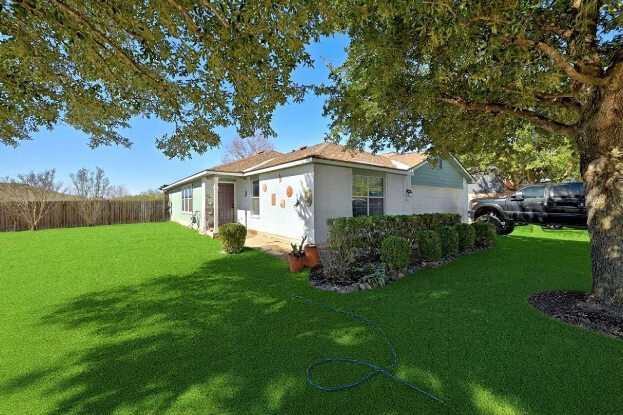 981 Shadow Creek Blvd, Buda, TX 78610 Main Photo