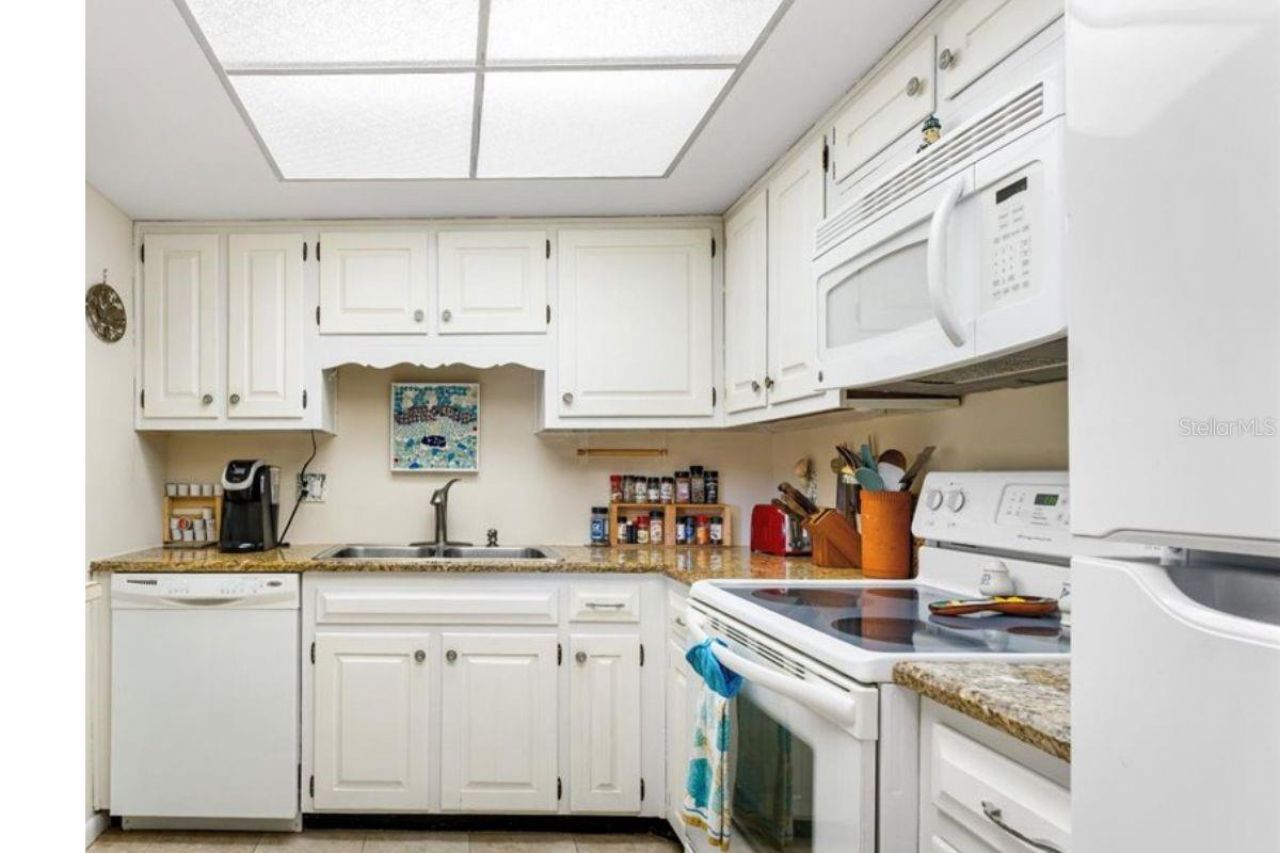 5020 Brittany Drive S, Unit 118, Saint Petersburg, FL 33715 Photo