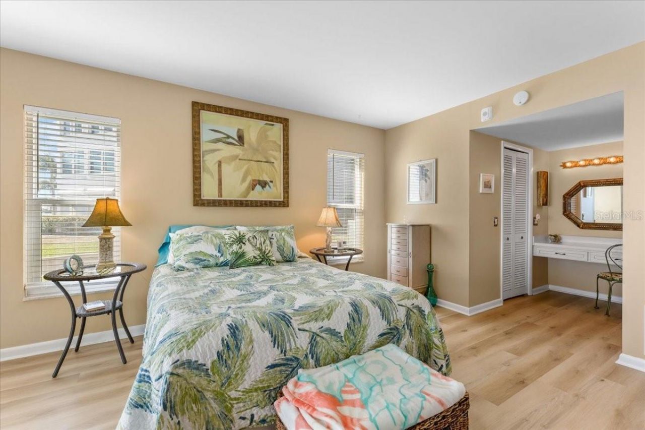 5020 Brittany Drive S, Unit 118, Saint Petersburg, FL 33715 Photo