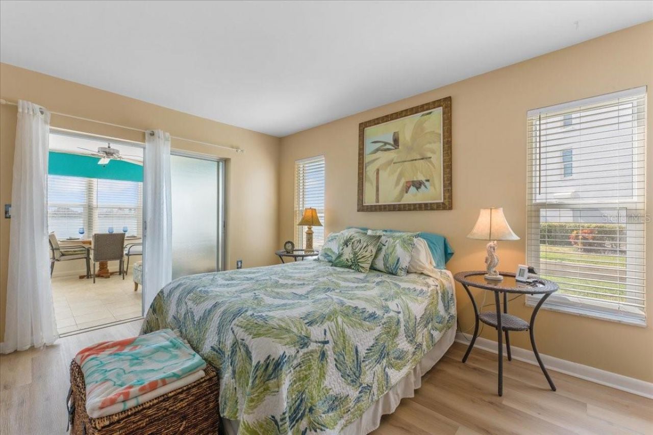 5020 Brittany Drive S, Unit 118, Saint Petersburg, FL 33715 Photo