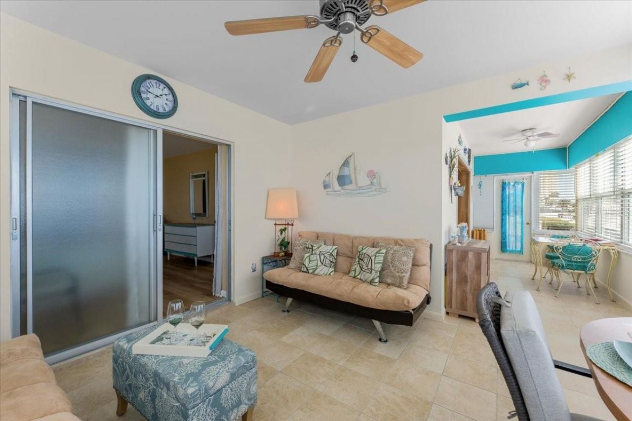 5020 Brittany Drive S, Unit 118, Saint Petersburg, FL 33715 Photo