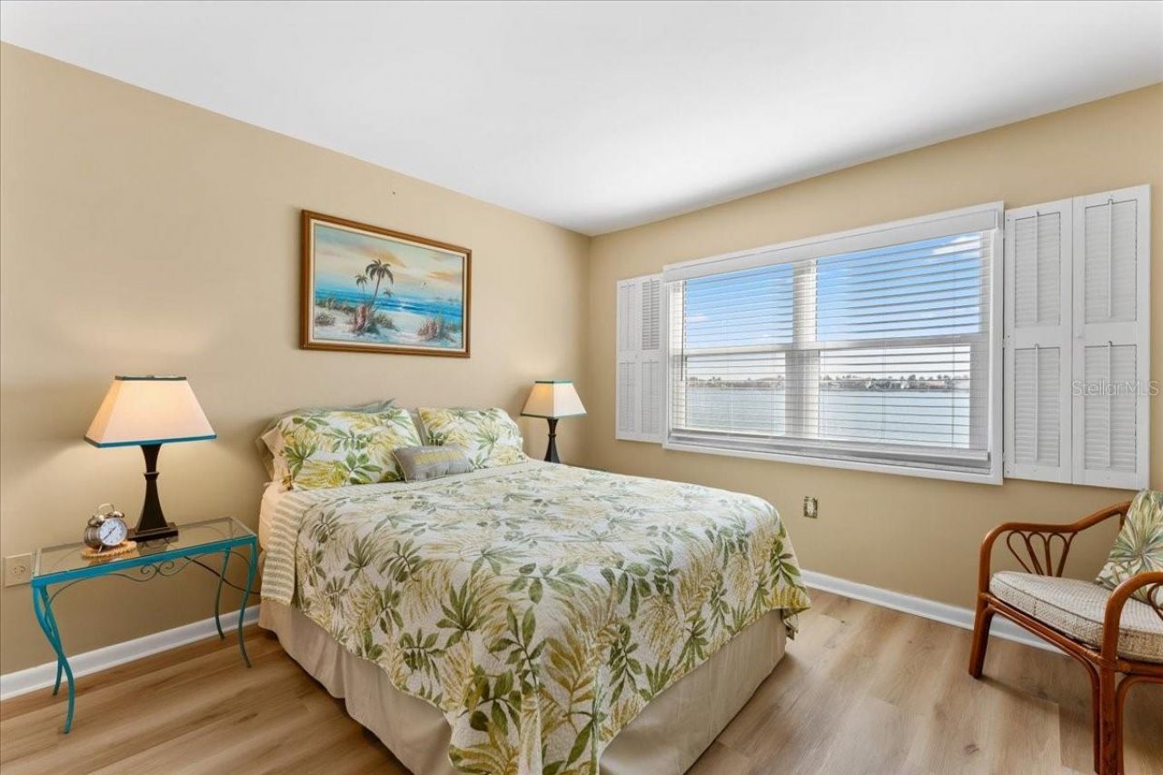 5020 Brittany Drive S, Unit 118, Saint Petersburg, FL 33715 Photo