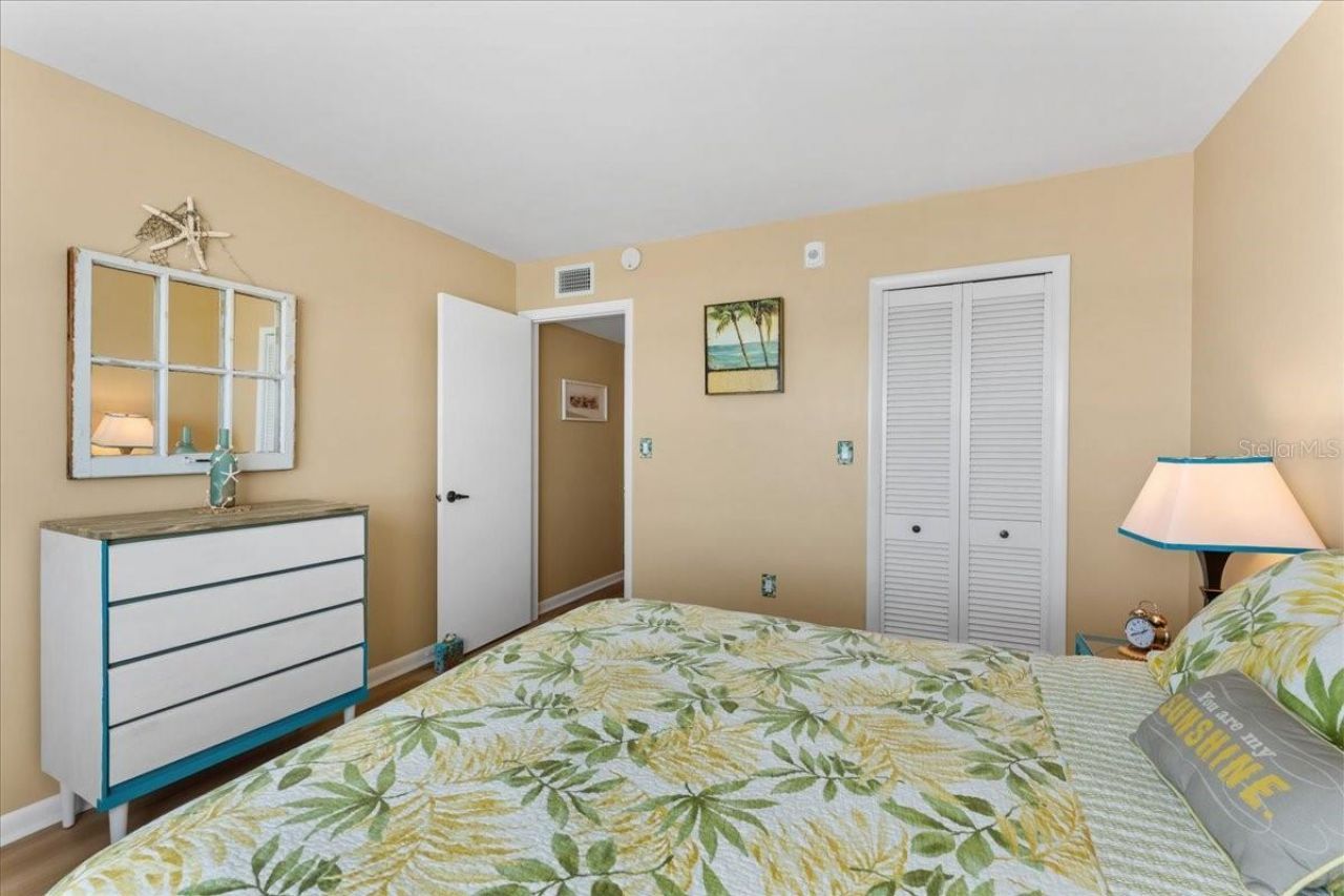 5020 Brittany Drive S, Unit 118, Saint Petersburg, FL 33715 Photo