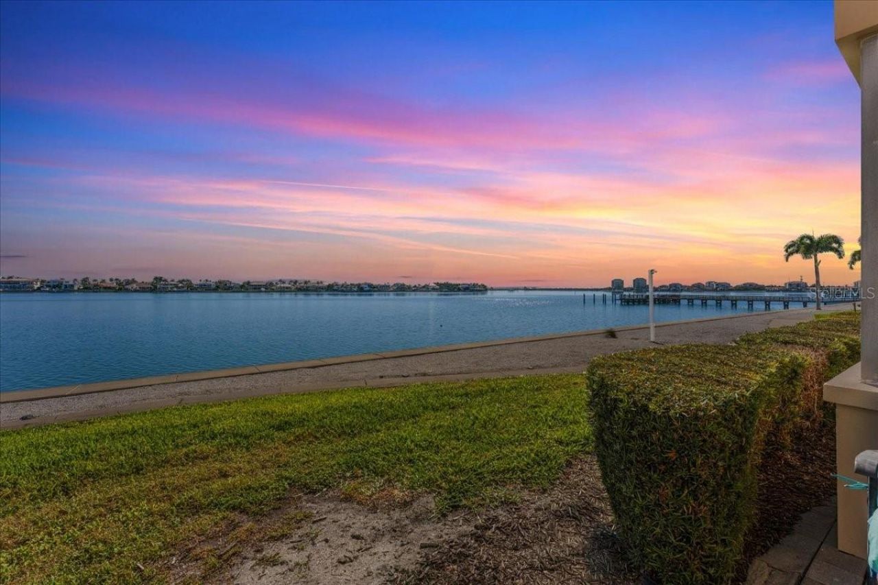 5020 Brittany Drive S, Unit 118, Saint Petersburg, FL 33715 Photo