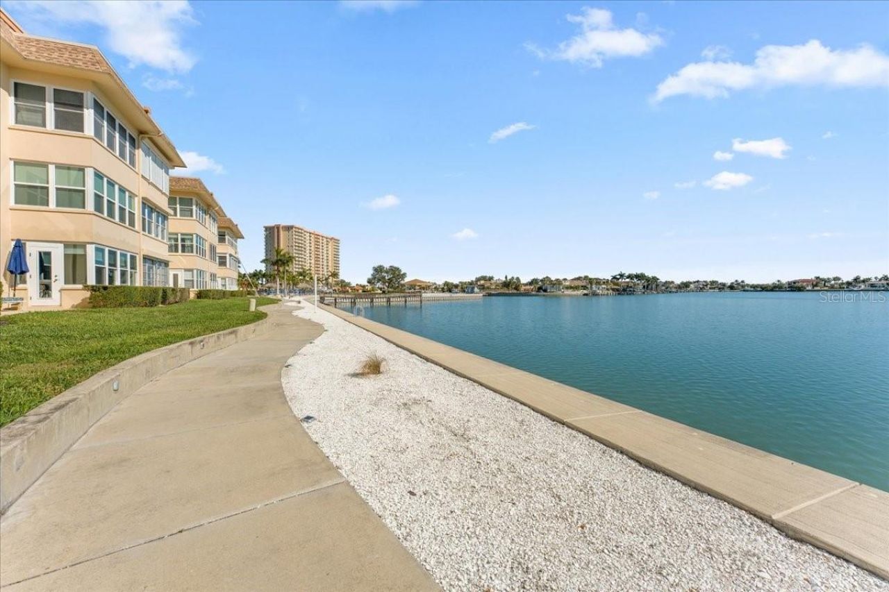 5020 Brittany Drive S, Unit 118, Saint Petersburg, FL 33715 Photo