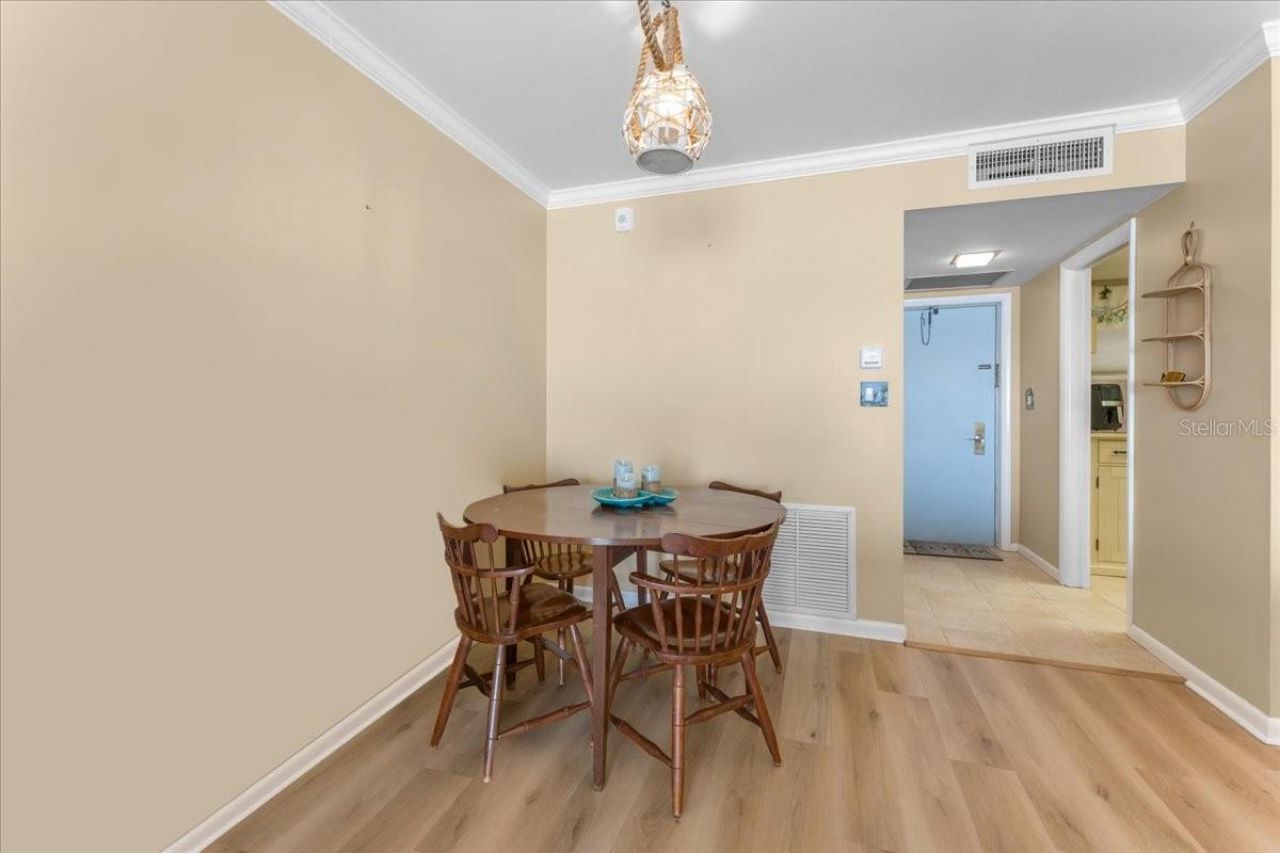 5020 Brittany Drive S, Unit 118, Saint Petersburg, FL 33715 Photo