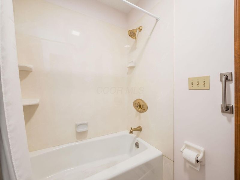 5520 Ellinger Street, Columbus, OH 43235 Photo 27