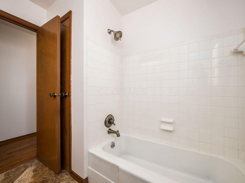 5520 Ellinger Street, Columbus, OH 43235 Photo 37