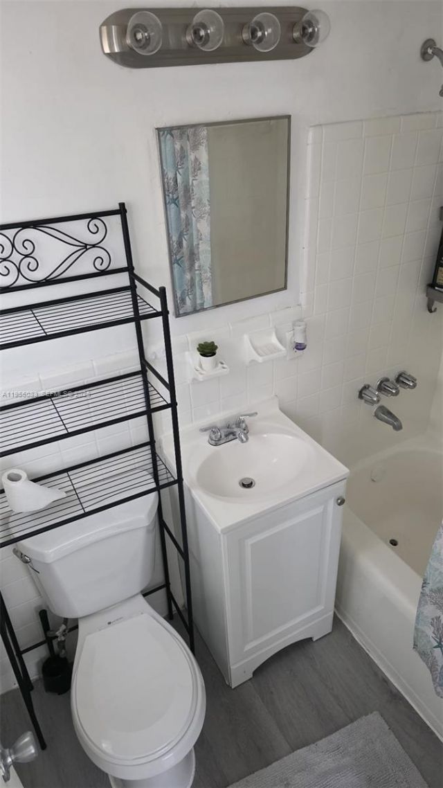 2729 NW 47th St, Miami, FL 33142 Photo