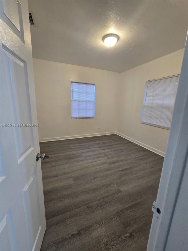 2729 NW 47th St , Miami, FL 33142 Photo