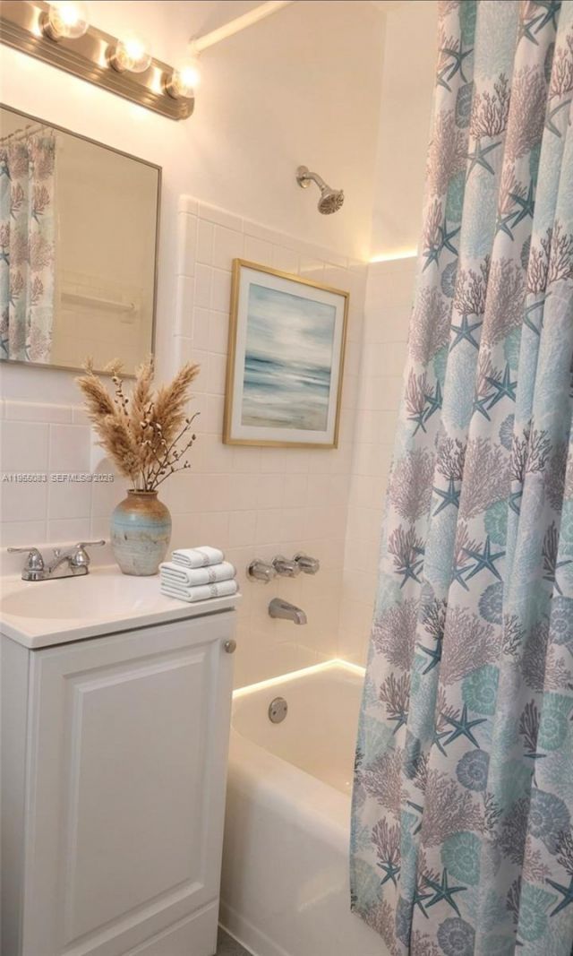 2729 NW 47th St, Miami, FL 33142 Photo