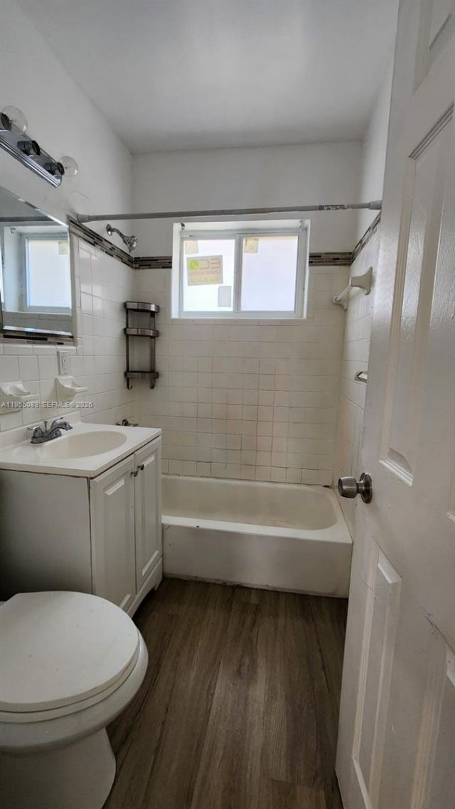 2729 NW 47th St, Miami, FL 33142 Photo