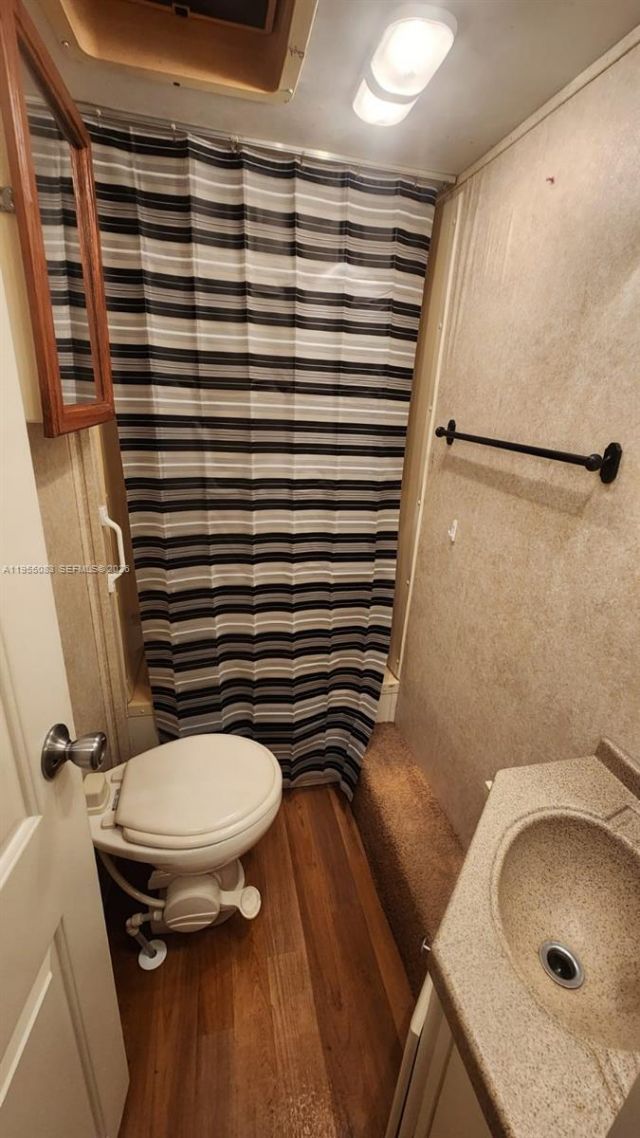 2729 NW 47th St , Miami, FL 33142 Photo