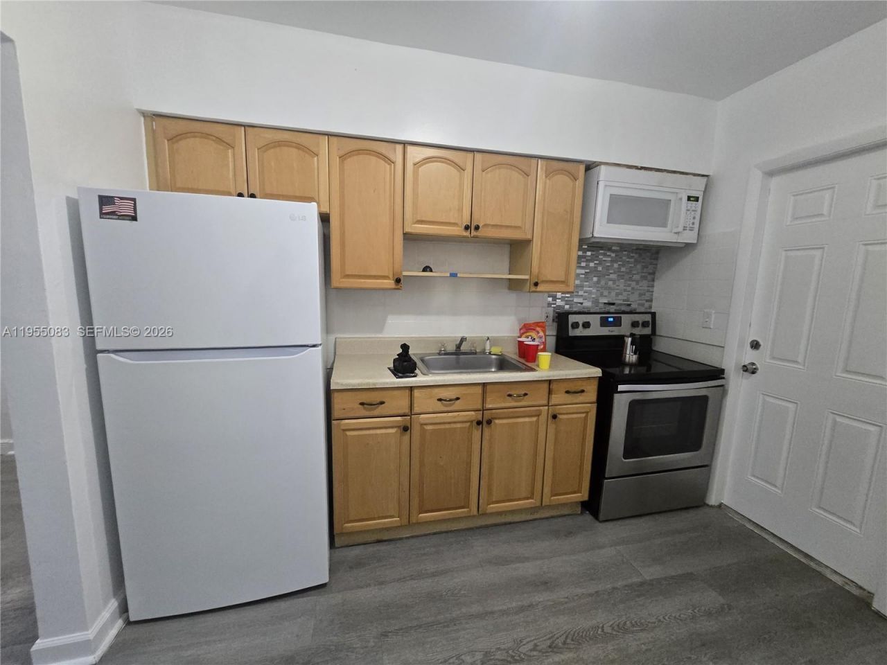 2729 NW 47th St , Miami, FL 33142 Photo