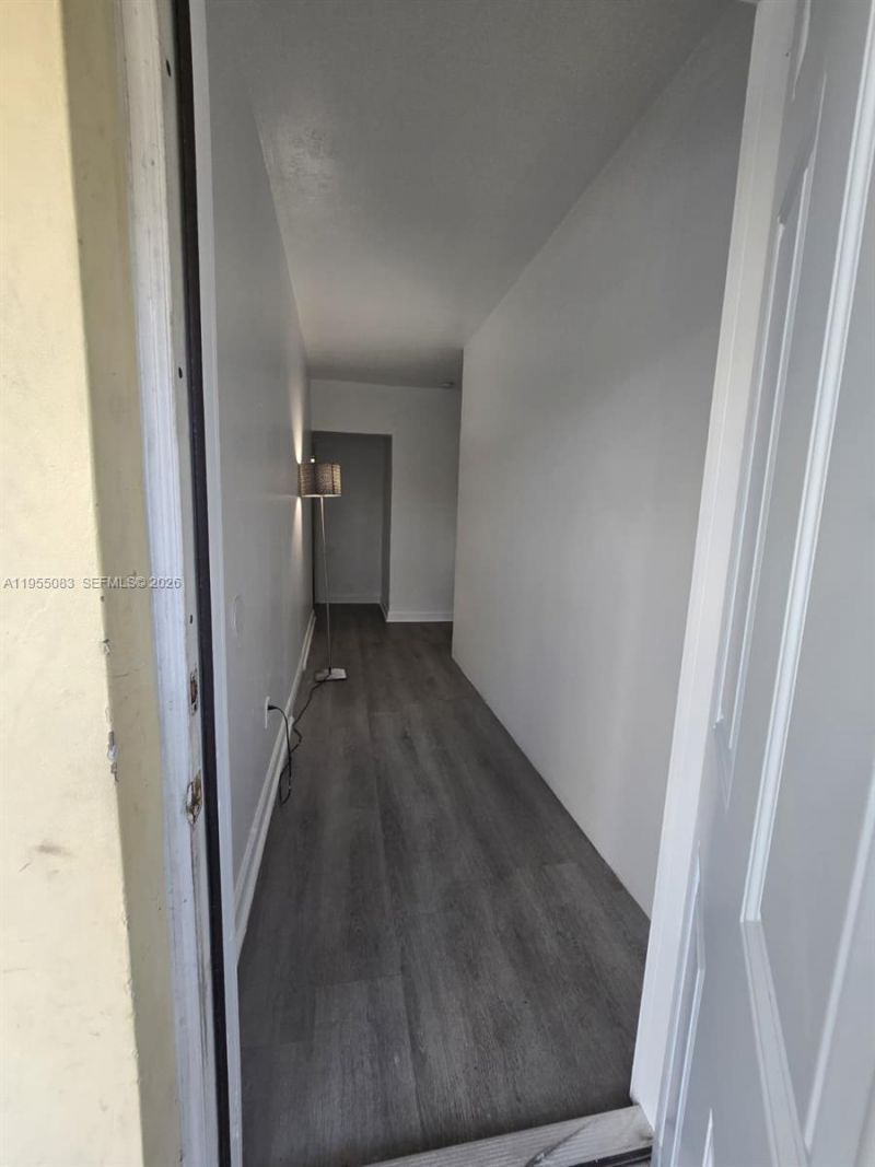 2729 NW 47th St , Miami, FL 33142 Photo