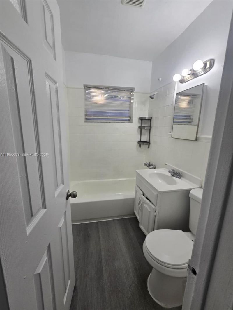 2729 NW 47th St, Miami, FL 33142 Photo