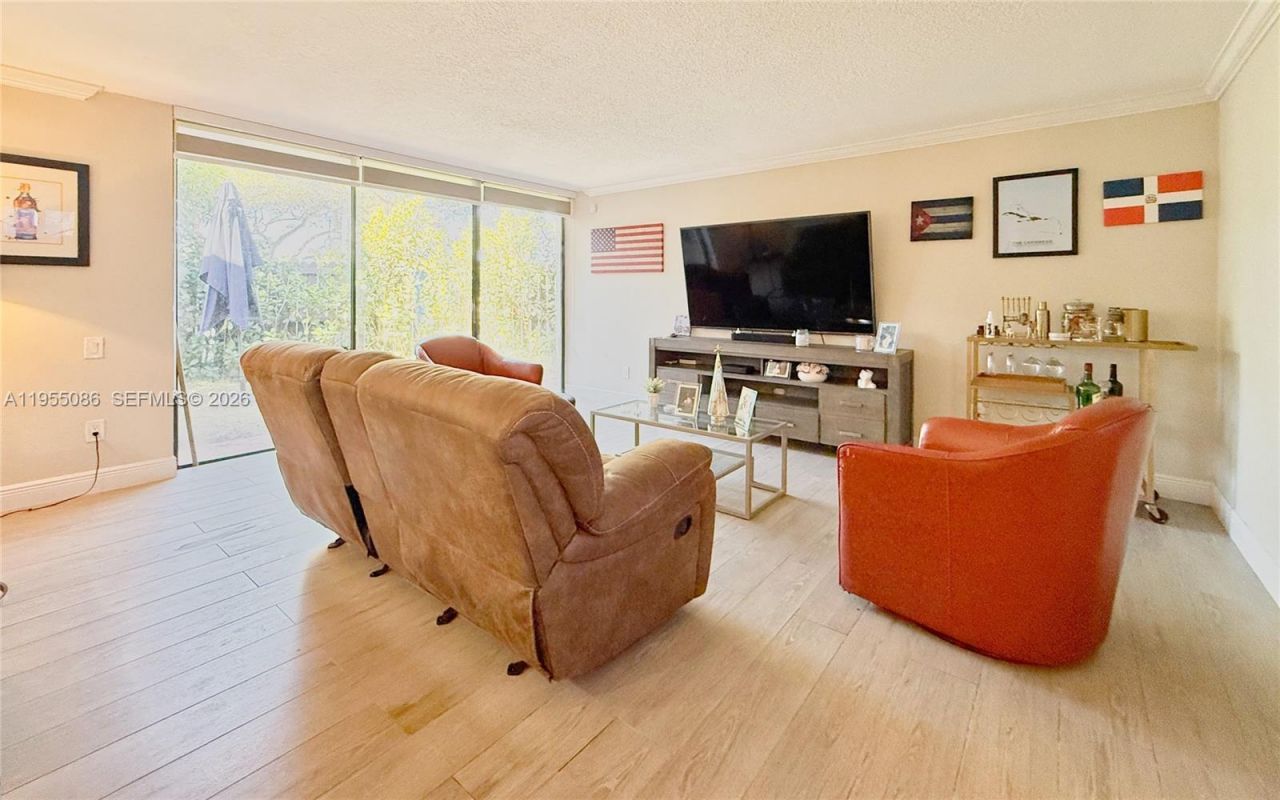 7034 SW 112th Ct , Miami, FL 33173 Photo