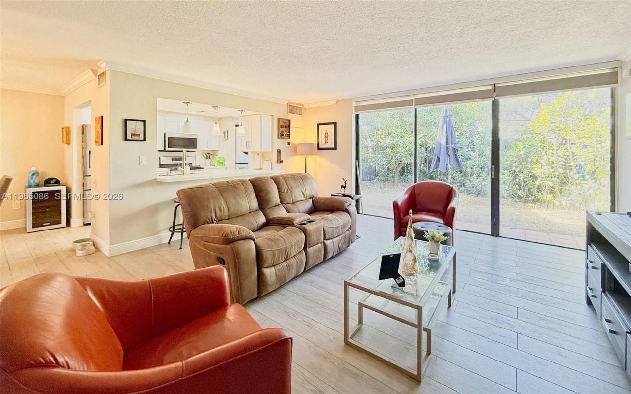 7034 SW 112th Ct , Miami, FL 33173 Photo