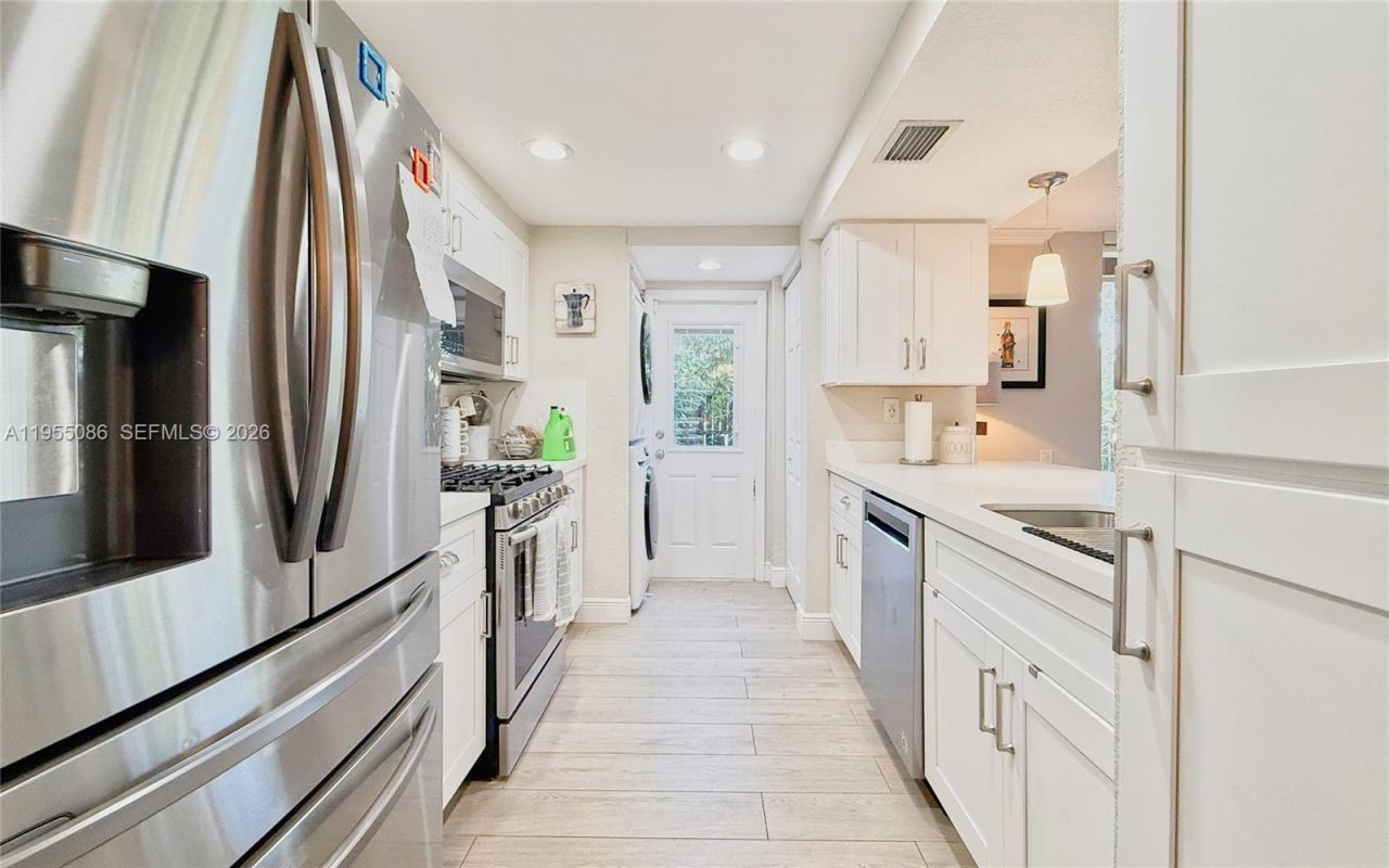 7034 SW 112th Ct , Miami, FL 33173 Photo