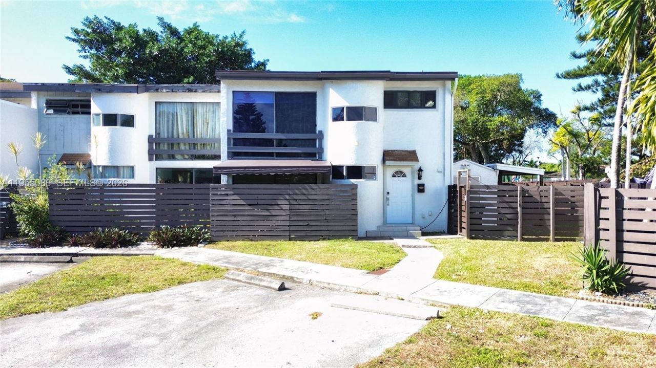 7034 SW 112th Ct , Miami, FL 33173 Photo