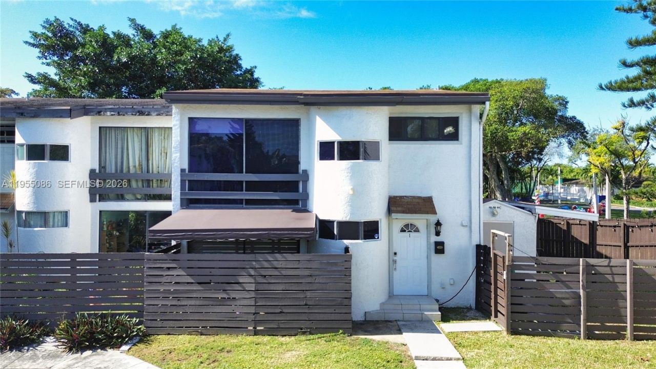 7034 SW 112th Ct , Miami, FL 33173 Photo