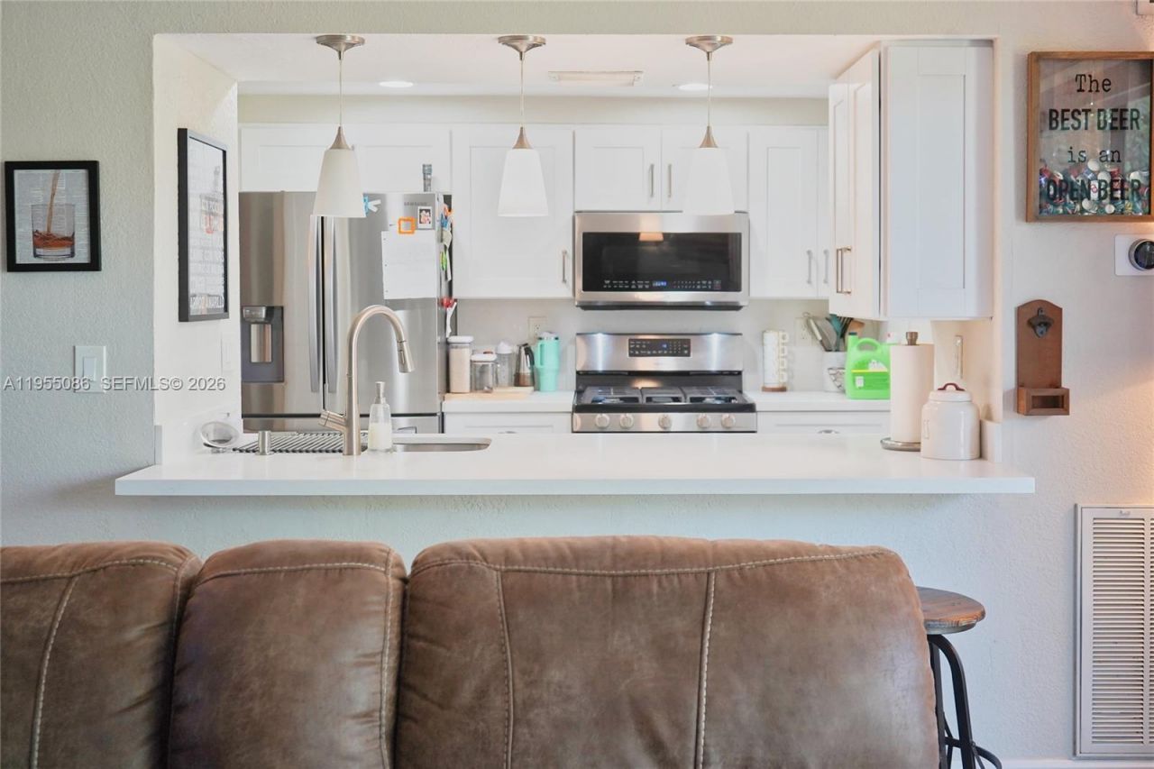 7034 SW 112th Ct , Miami, FL 33173 Photo