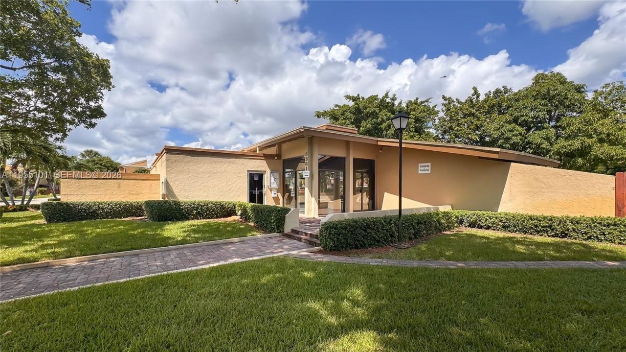 3038 E Missionwood Cir, Unit A-1, Miramar, FL 33025 Photo