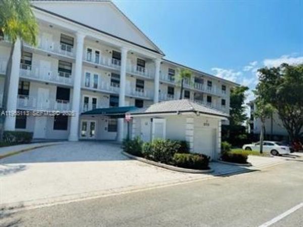 2621 Village Blvd, Unit 102, West Palm Beach, FL 33409