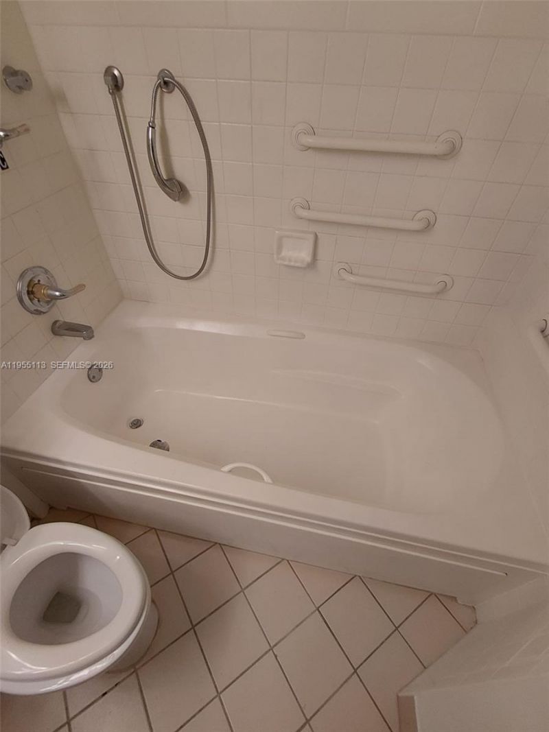 2621 Village Blvd, Unit 102, West Palm Beach, FL 33409 Photo