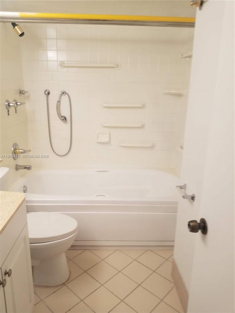 2621 Village Blvd, Unit 102, West Palm Beach, FL 33409 Photo