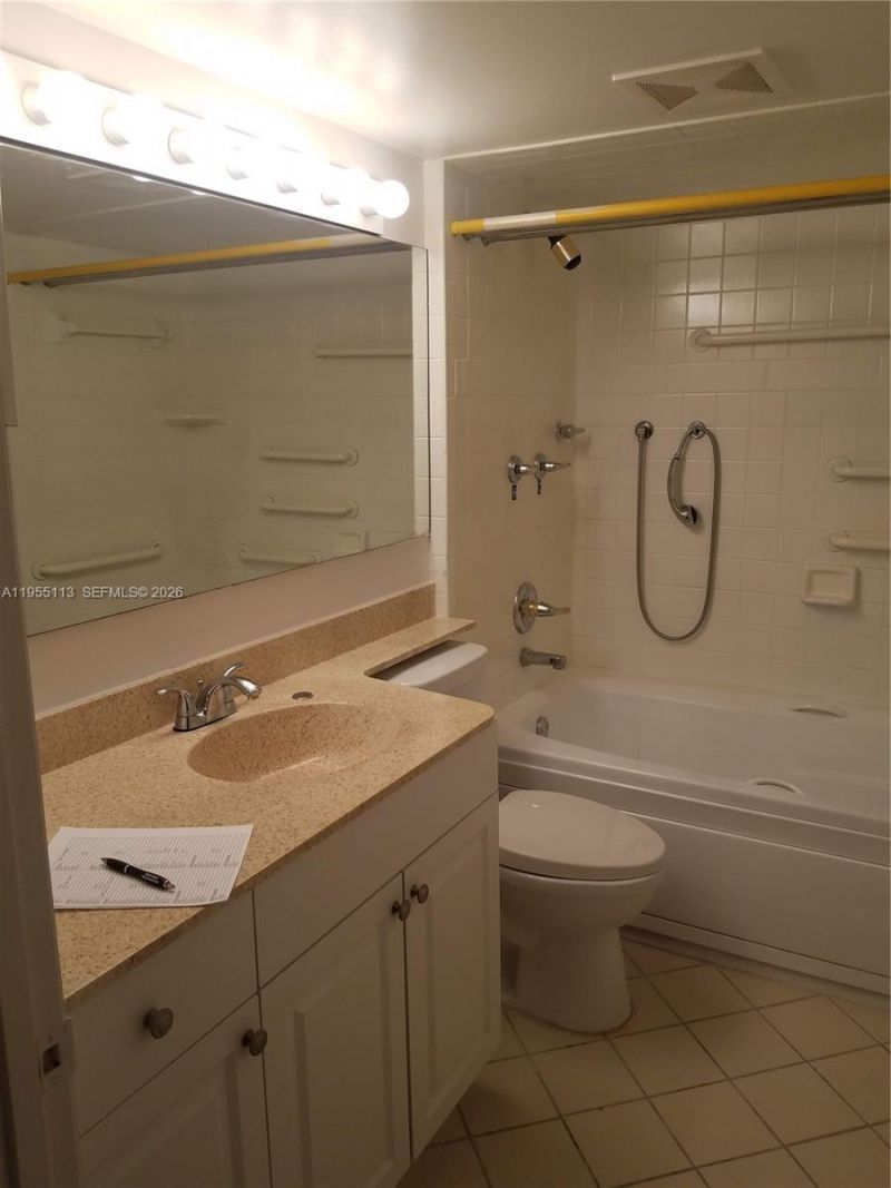 2621 Village Blvd, Unit 102, West Palm Beach, FL 33409 Photo