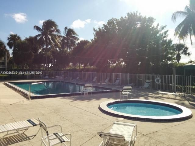 2621 Village Blvd, Unit 102, West Palm Beach, FL 33409 Photo
