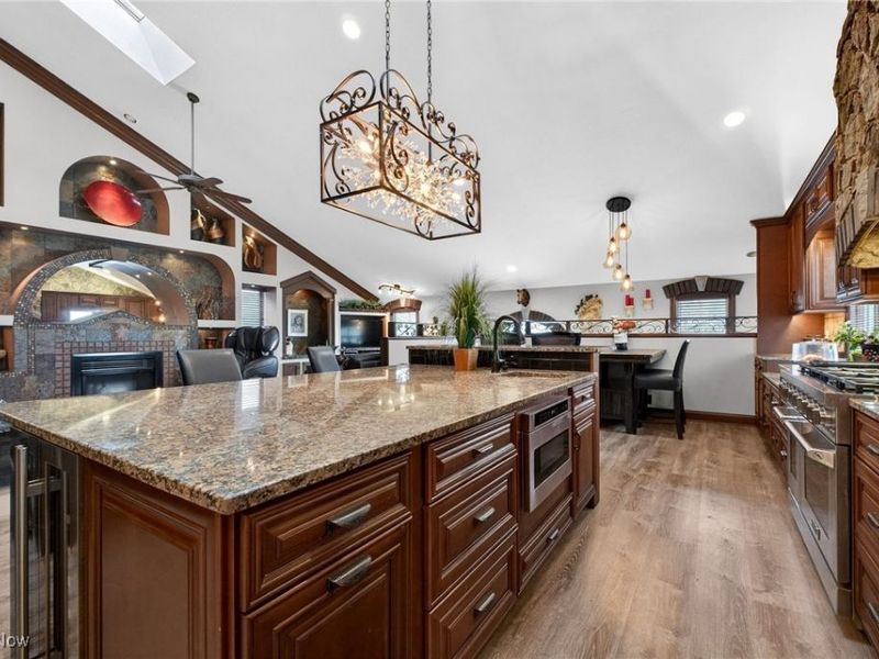 13817 Lakewood Heights Boulevard, Cleveland, OH 44107 Photo 3