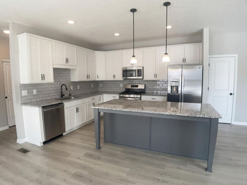 617 Big Stone Drive, Sunbury, OH 43074 Photo 2