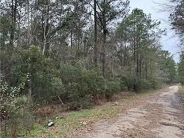 ST LOUIS Street, Lacombe, LA 70445