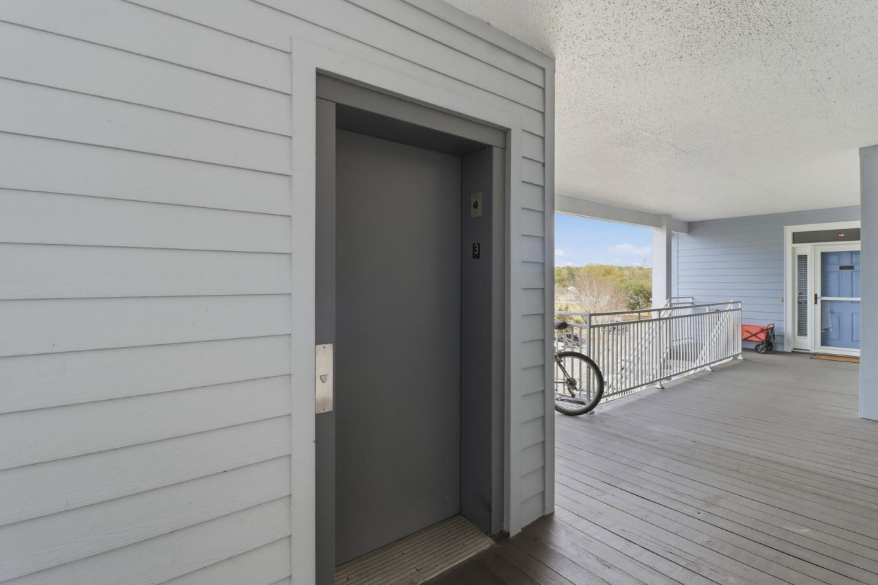 1198 Bridgeview Lane Photo 11